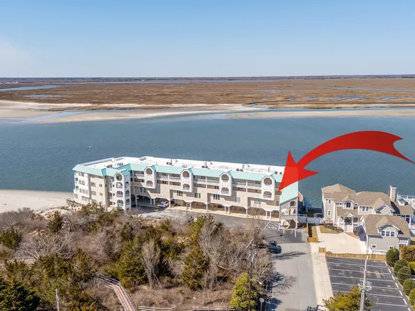 9400 Roberts Ave APT 301, Sea Isle City, NJ 08243