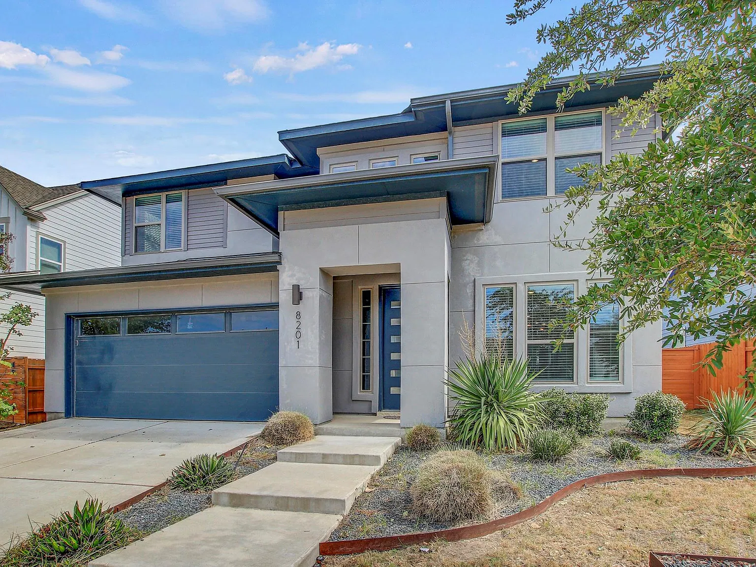 4 bed, 3.5 bath, 2508 sqft, $2,900 — Photo 2