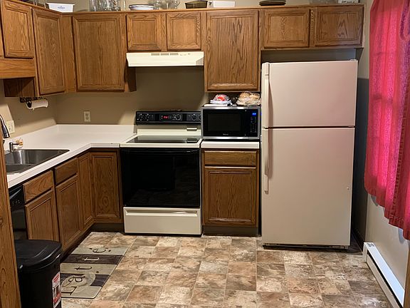4th image of 887 Quinebaug Ct