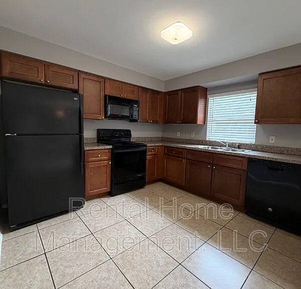 100 Sweet Gum Ct — Photo 4