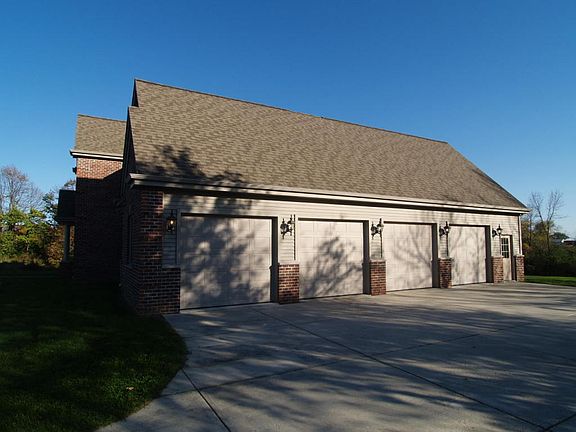 3rd image of 10495 Crestview Dr