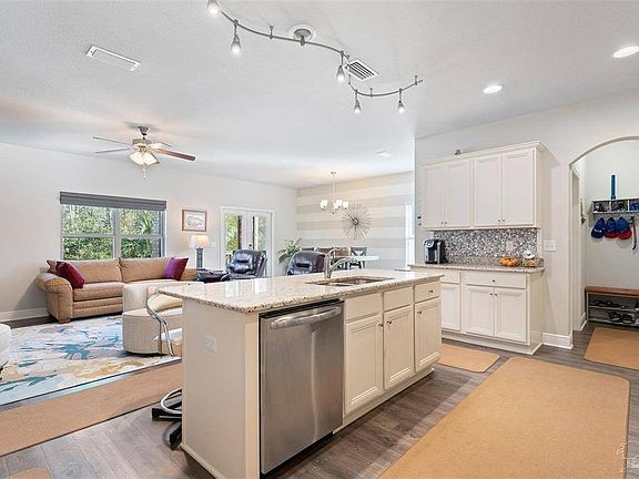 3rd image of 2556 Caldwell Cir