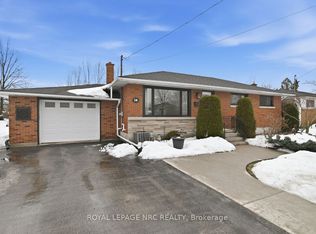 14 Terrace Ave, Welland, ON L3C 2C4