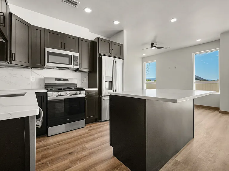 367 Toms Canyon Dr #1 — Photo 2