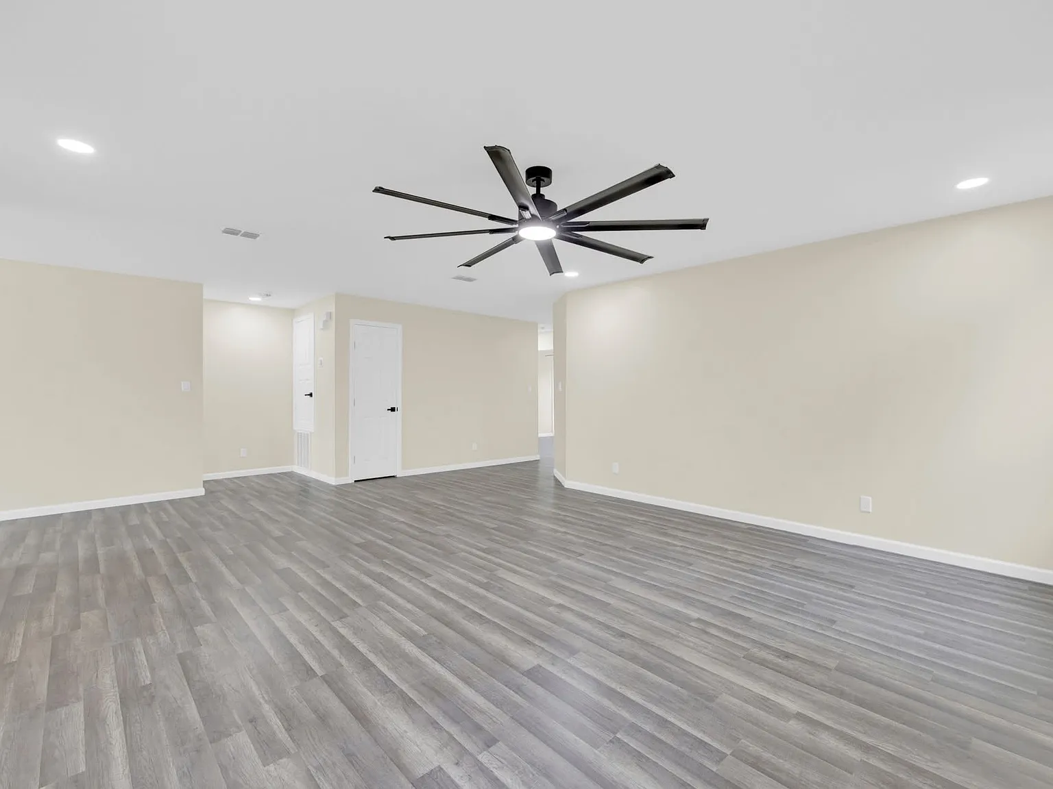 3 bed, 1607 sqft, $1,700 — Photo 3