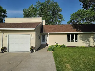 141 Belleville Ct — exterior photo
