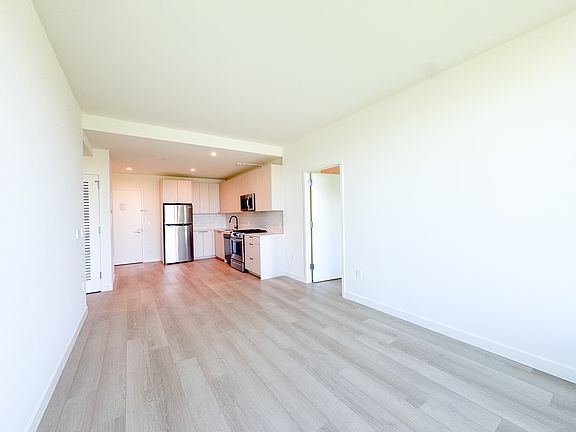 3rd image of 153-02 88th Ave #701