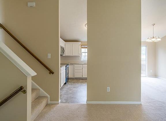 3rd image of 4619 Halleys Cir