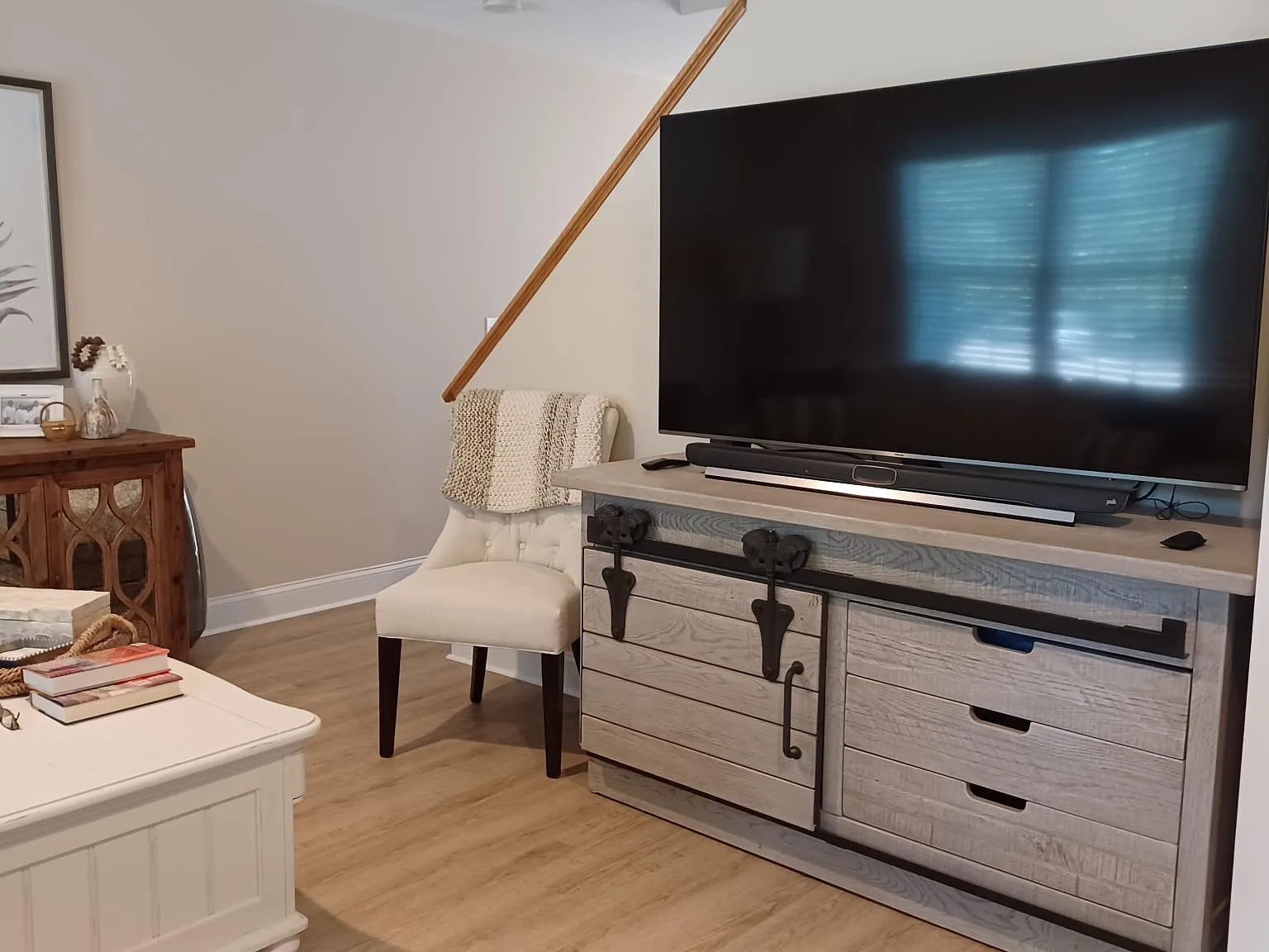 21B Saint Andrews Way — Photo 4