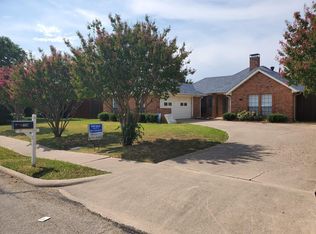 4017 Dorris Rd, Irving, TX 75038