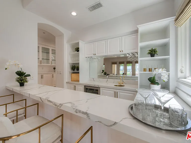 3791 Winford Dr — Photo 9