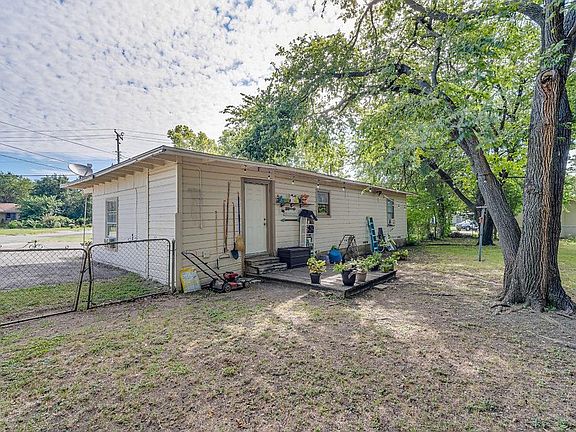 5th image of 514 E University Ave