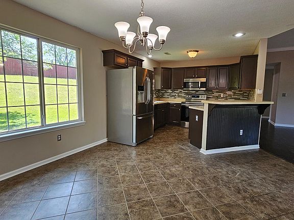 4th image of 2302 Lichfield Dr