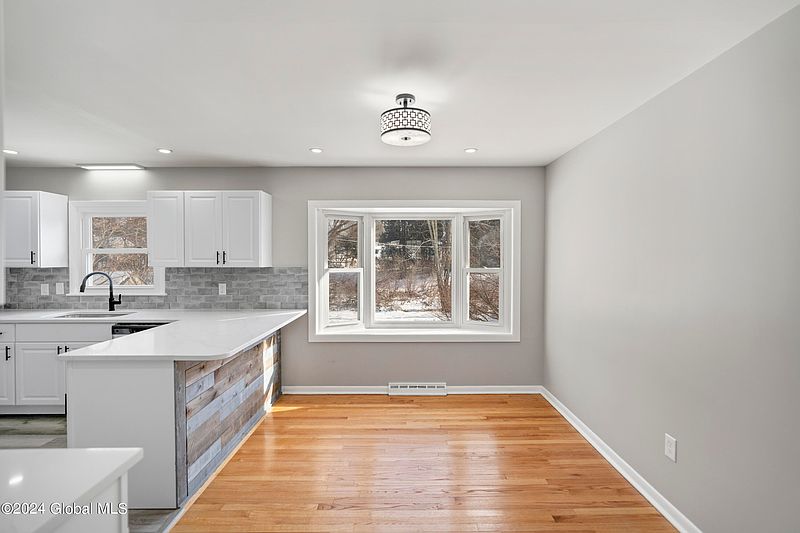 5th image of 6 Berkley Road