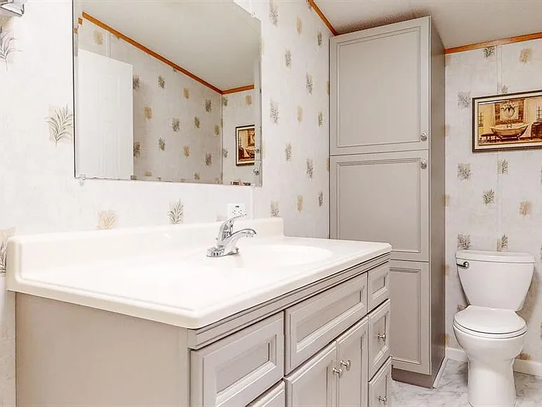 10728 Poplar St NE — Photo 23