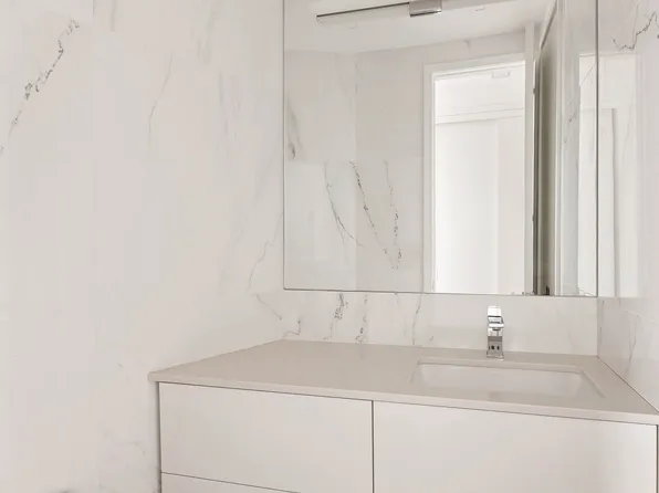 167 East 61st Street 27D image 9 of 9