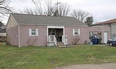 1st image of 2089 Woodland Ave