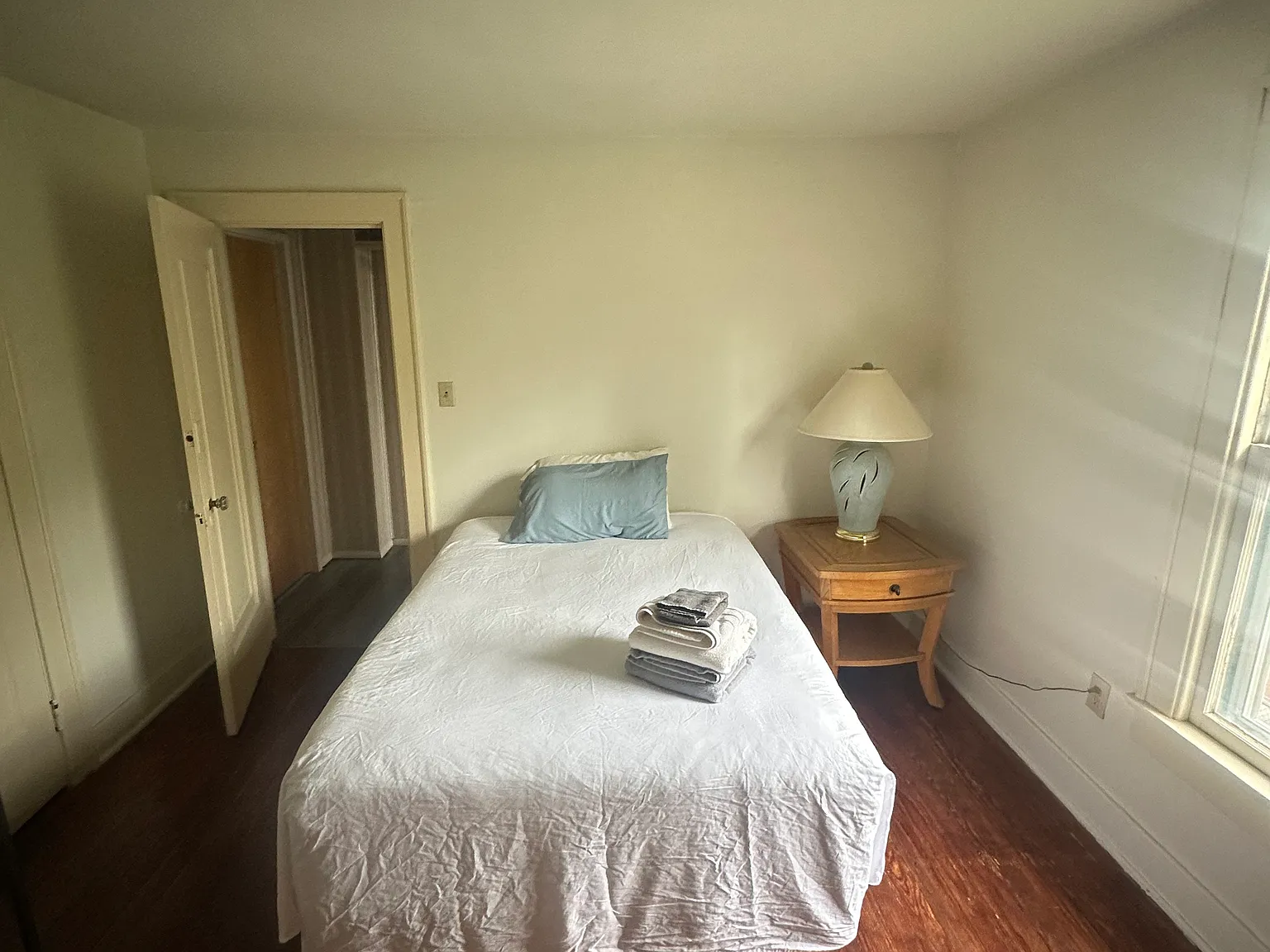 828 E University St — Photo 4