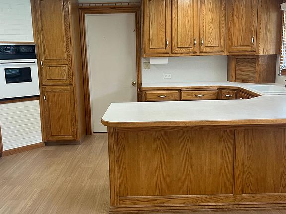 5th image of 234 Cornell Ave