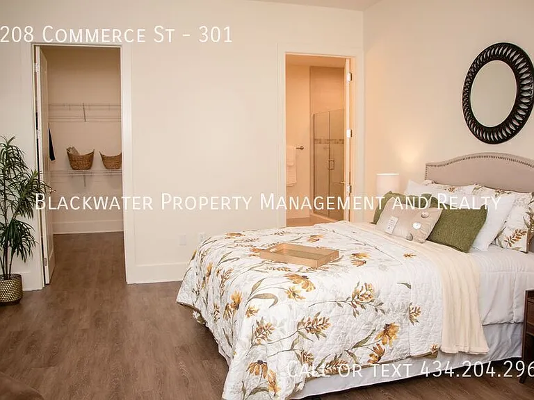 1208 Commerce St #301 — Photo 33