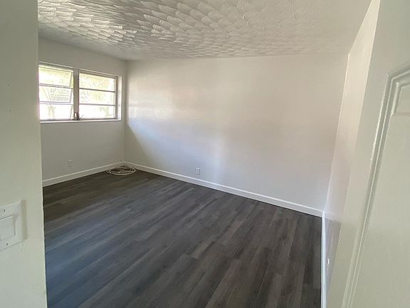 3rd image of 999 NE 40th St #1