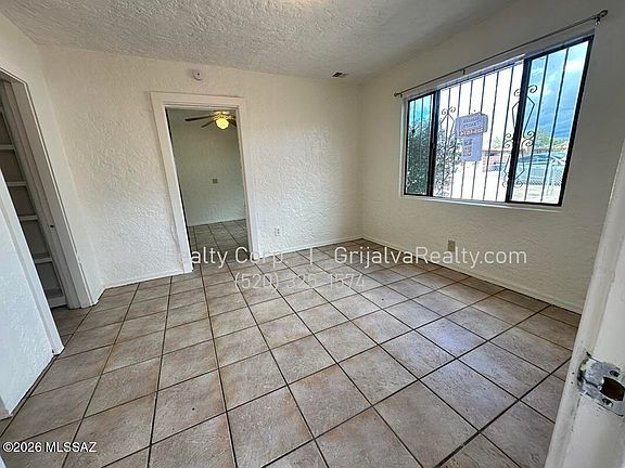 3rd image of 837 W Tipton Dr