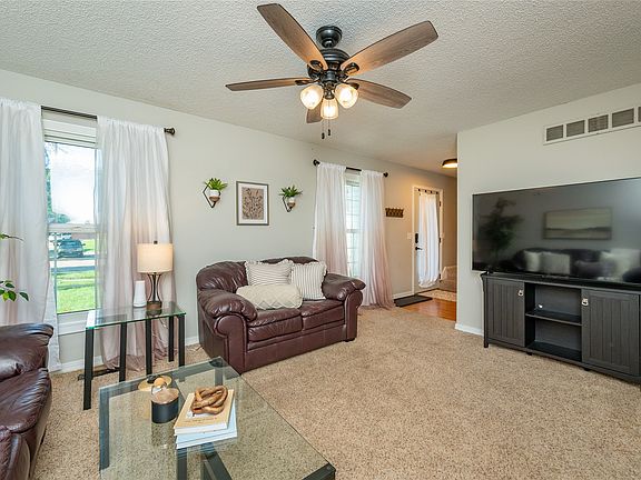 2nd image of 1900 Juniper Ct