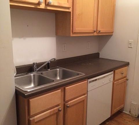 3rd image of 630 W Arlington Pl #55L