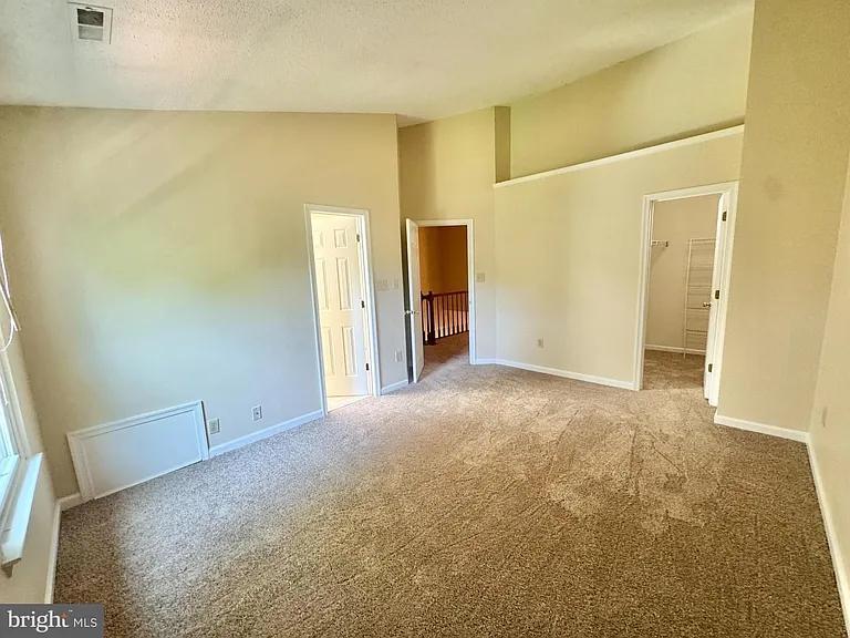 704 Stafford Glen Ct — Photo 6