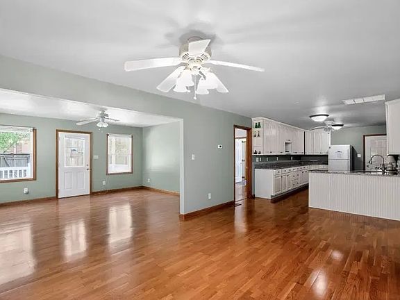 4th image of 21935 Pegg Rd