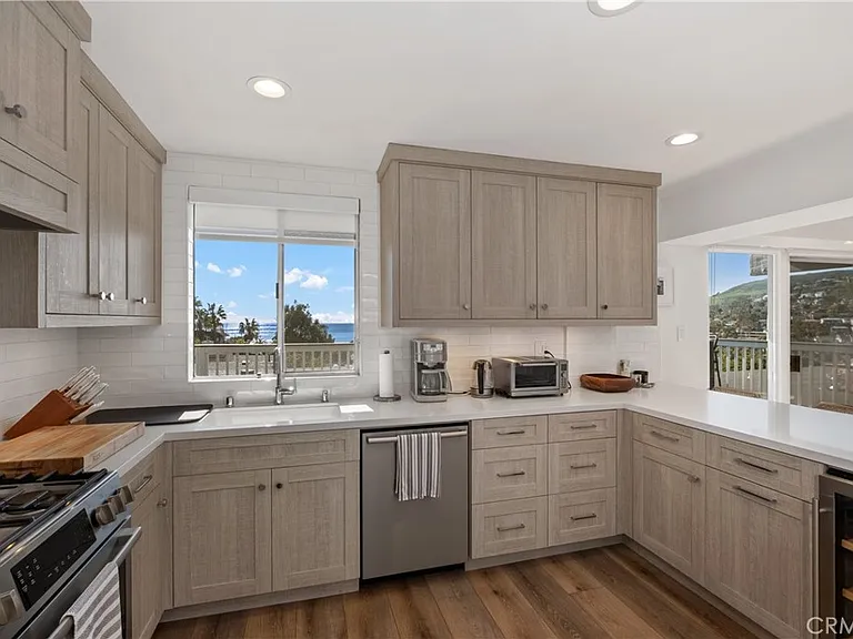 404 Loma Ter #C — Photo 6