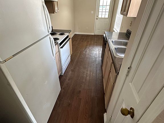 3rd image of 7959 Marsha Woods Dr