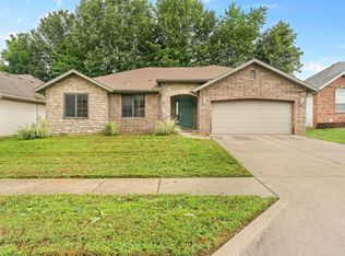 3527 W Sagamont St, Springfield, MO 65807