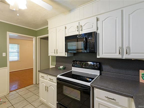 4th image of 3226 Schuler Dr