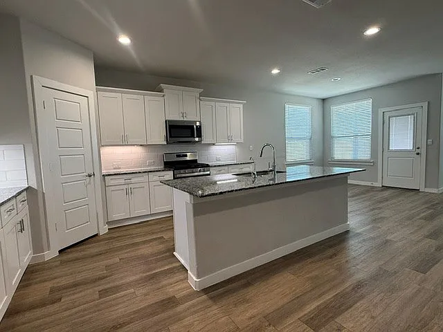 6908 Expedition Dr — Photo 12