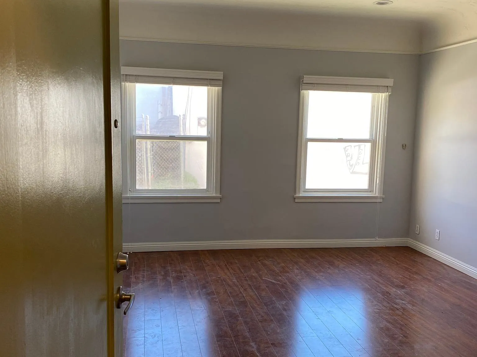 114 W Eulalia St — Photo 3