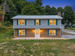 6408 Orchard View Ln, Roanoke, VA 24018