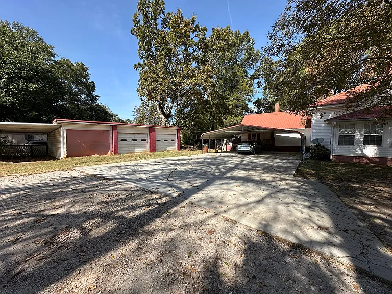 9428 Augusta Rd — Photo 3