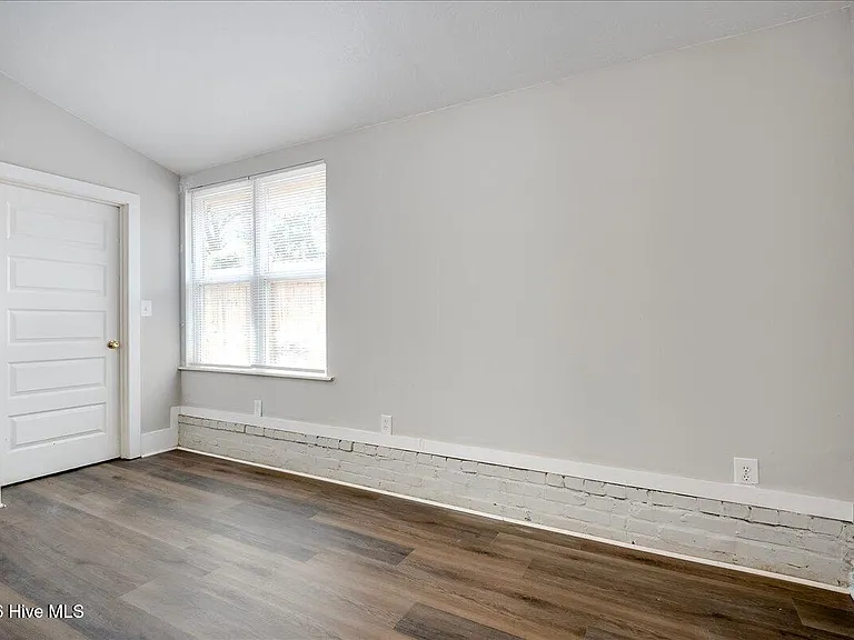 1736 Fenwick St — Photo 13