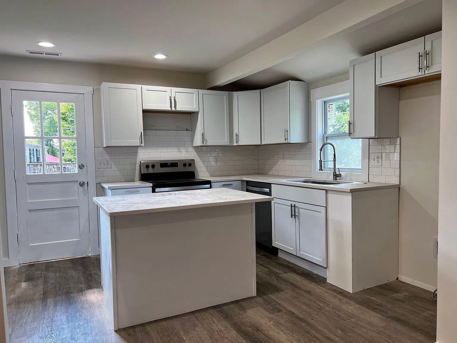 3 bed, 1300 sqft, $1,550 — Photo 3