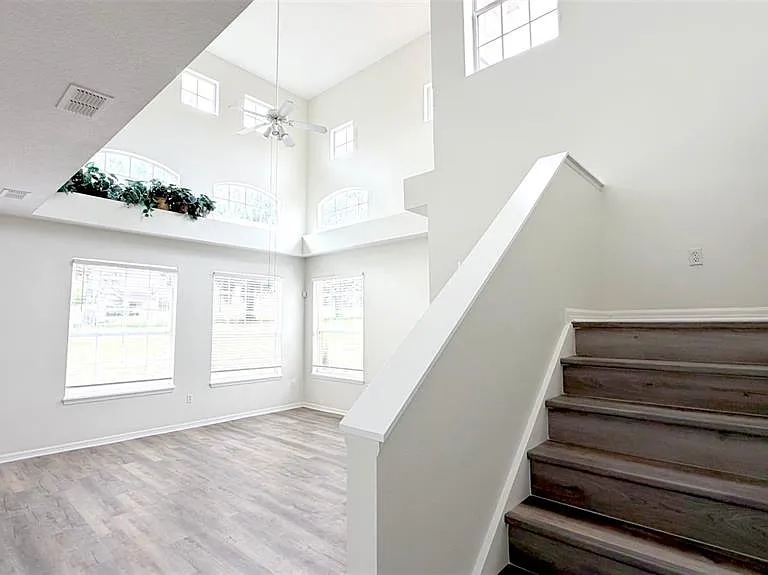 203 Madison Cir — Photo 23
