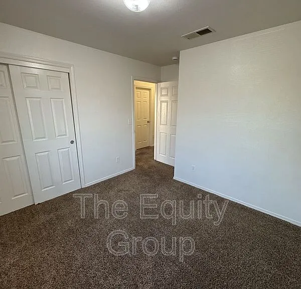4203 W Walnut Ave #C — Photo 9