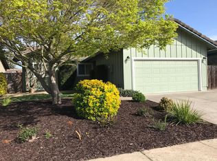 2347 Mandarin Ln, Santa Rosa, CA 95401