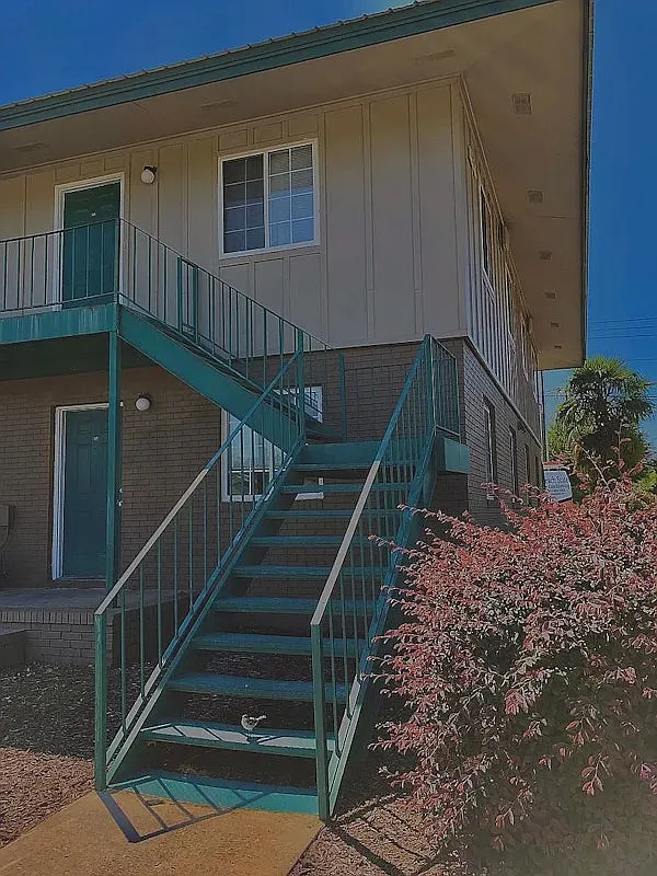 University Pointe Apartments — Photo 1