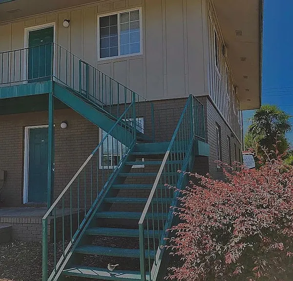 University Pointe Apartments — Photo 1