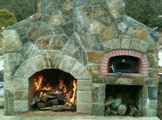 18 Mountaincrest Dr, Cheshire, CT 06410