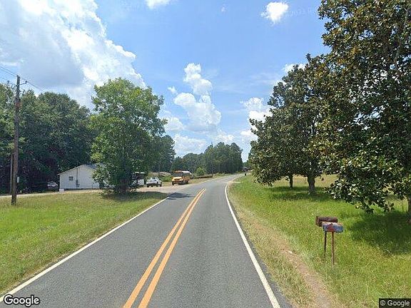 Exterior Neighborhood (street photo)