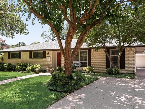 2nd image of 1213 Elmwood Dr