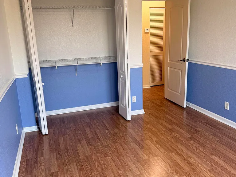 108 Kensington Way — Photo 30