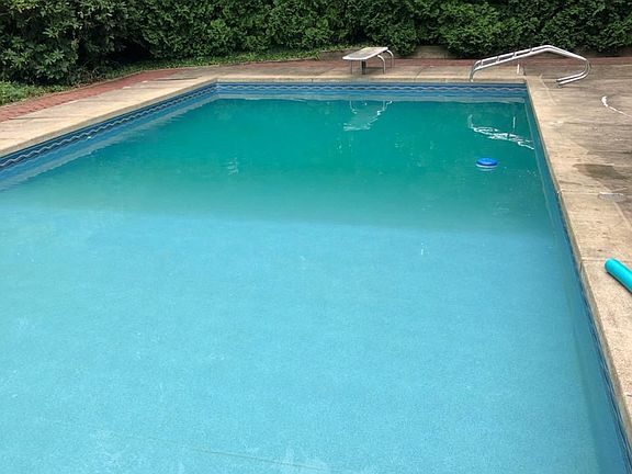 2nd image of 8549 Deer Creek Ln NE